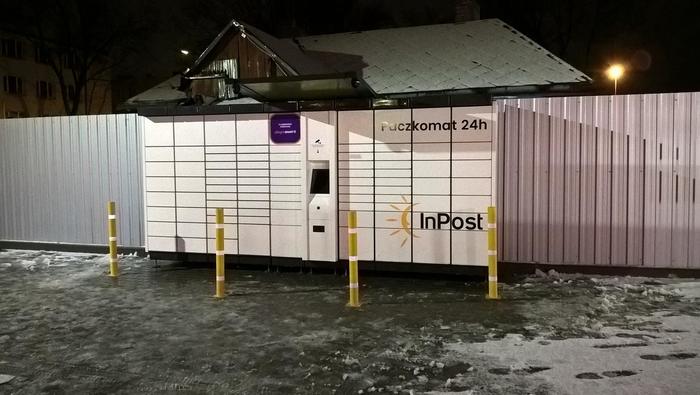Paczkomat PLC07A Przy myjni samochodowej
