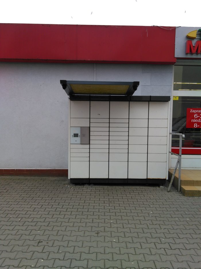 Paczkomat PLC09N Przy sklepie PSS Zgoda