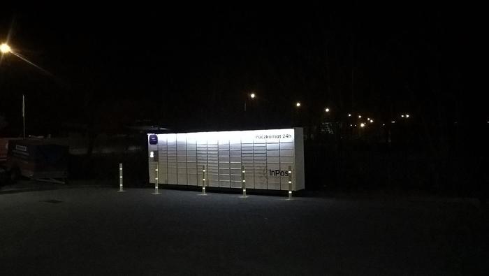 Paczkomat PLC12N Stacja paliw Moya