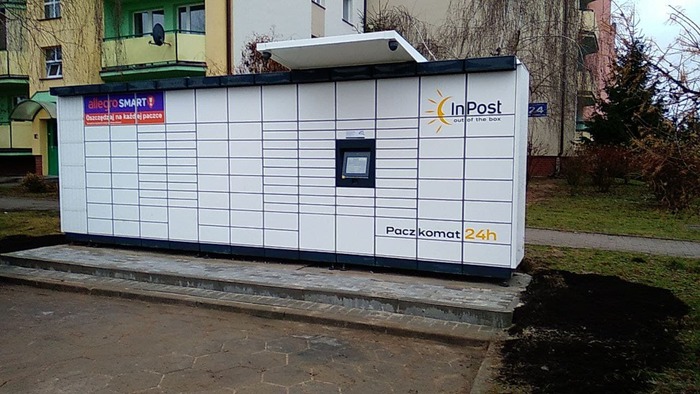Paczkomat PLC15M Przy parkingu
