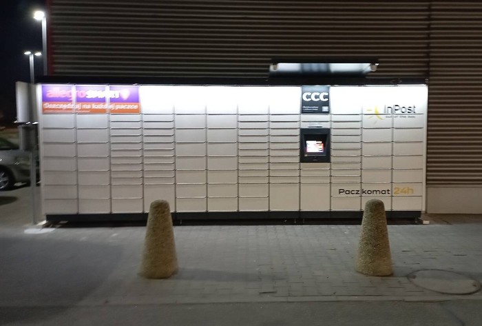 Paczkomat PLE08M parking przy Kauflandzie
