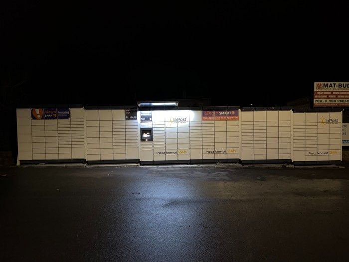 Paczkomat PLO02M Przy parkingu