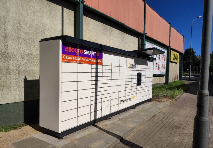 Parcel Locker PLO06M Przy parkingu SPOŁEM