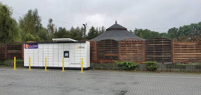 Paczkomat PLZ01M Duży parking dla samochodów baru Taurus