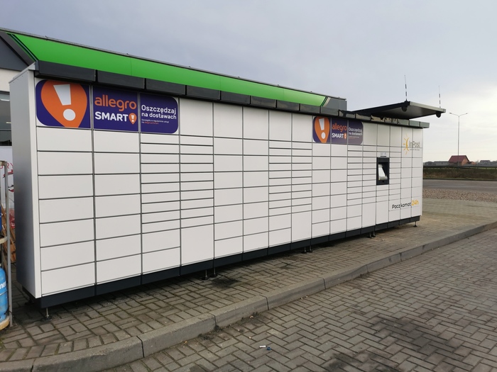 Paczkomat PML01M Przy stacji Watis