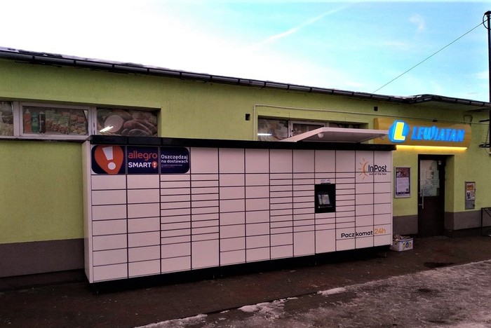 Paczkomat PNA01M przy sklepie Lewiatan