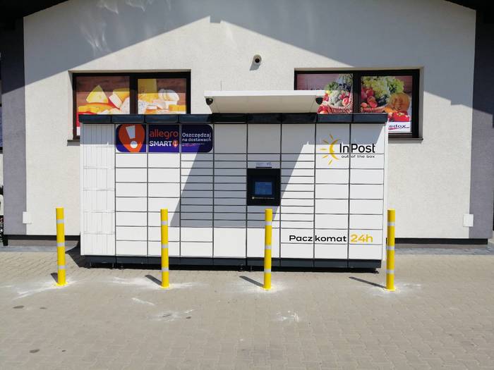 Paczkomat PNZ01M przy sklepie Groszek Redox