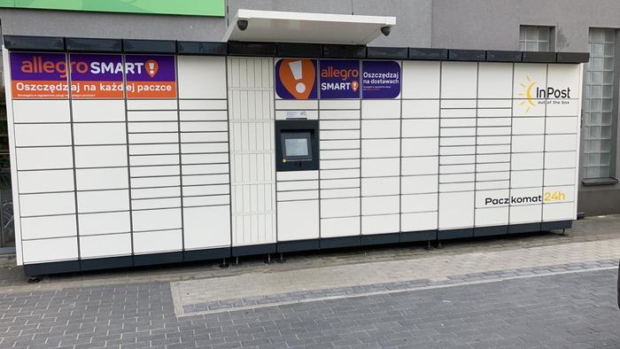 Parcel Locker POD03M Przy Delikatesach Centrum.