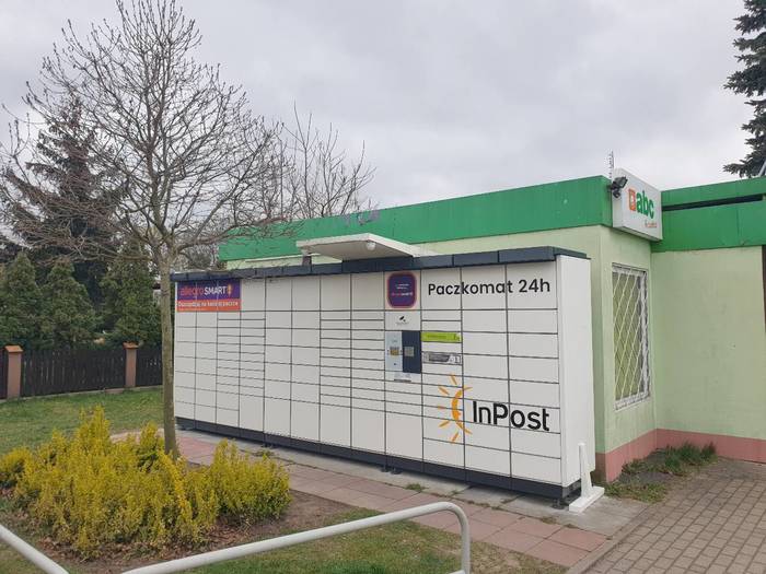 Paczkomat POL02N Przy sklepie spożywczo-przemysłowym