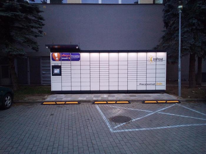 Paczkomat POL04M Przy parkingu