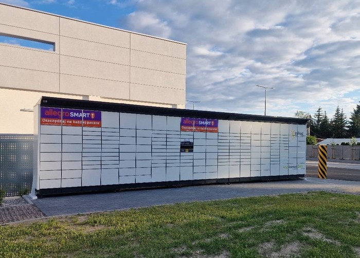 Parcel Locker POZ02BAPP Na parkingu za sklepem Lidl