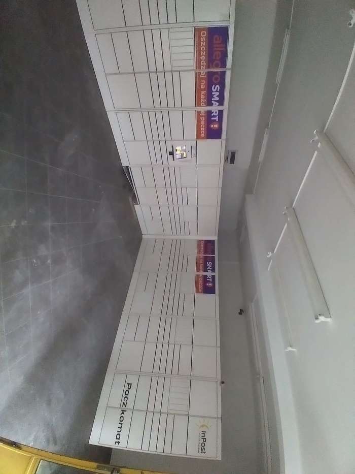 Parcel Locker POZ04H pawilon handlowo-usługowy Równość