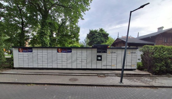 Paczkomat POZ145M teren prywatnej posesji