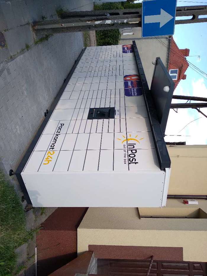 Parcel Locker POZ146M na tyłach restauracji od ul. Kostrzyńskiej