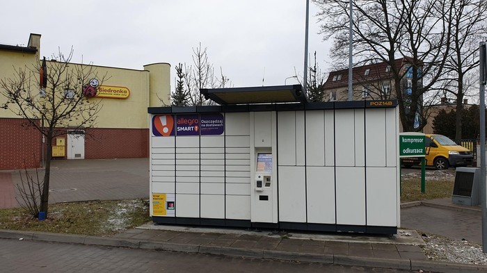 Paczkomat POZ14B Stacja paliw BP