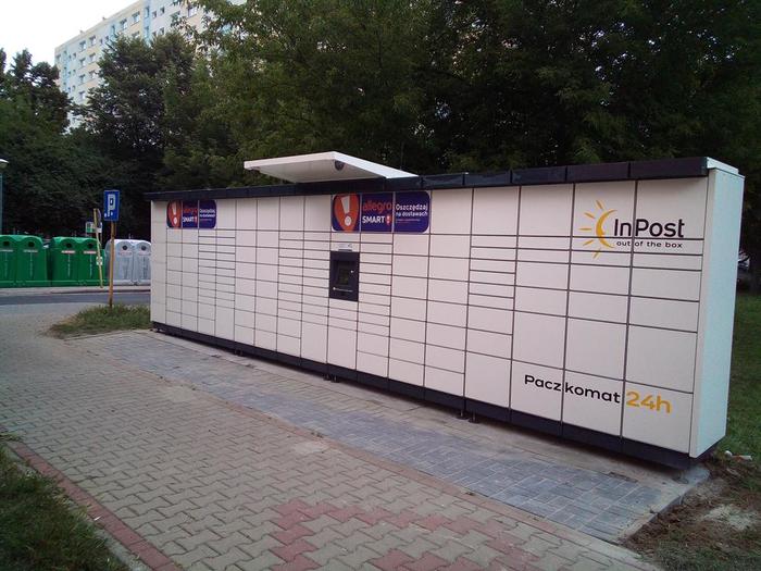 Parcel Locker POZ150M Przy bloku mieszkalnym Keplera 4a