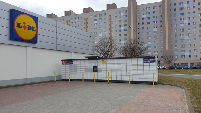 Parcel Locker POZ19M Przy sklepie Lidl