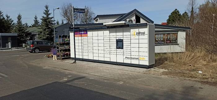 Parcel Locker POZ233M Przy kwiaciarni ul. Lubowska 104