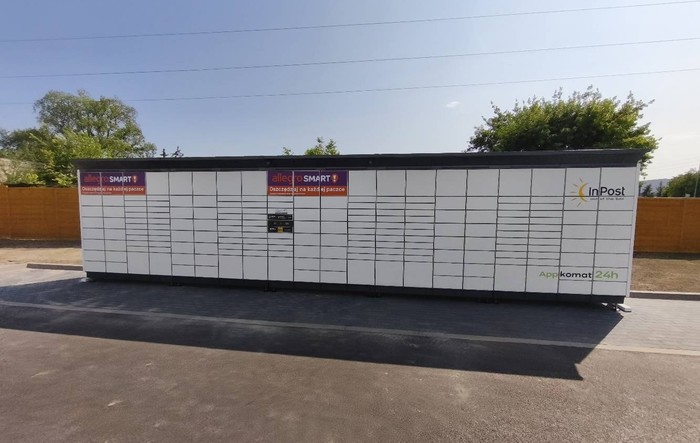 Paczkomat POZ27BAPP parking przy Lidlu