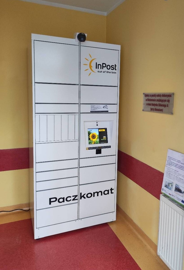 Поштомат POZ28HP Przy wejściu - Pawilon B