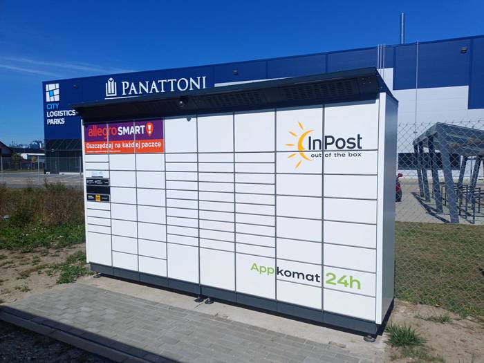 Поштомат POZ29BAPP Przy wjeździe na teren placu