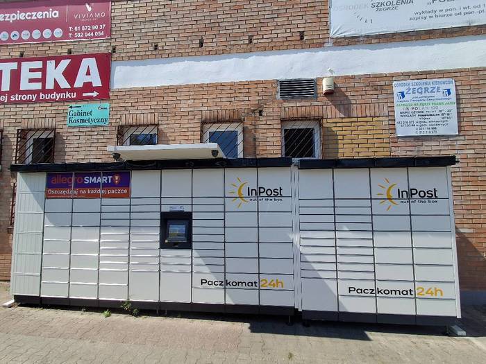 Paczkomat POZ302M przy domu kultury "Polan STO"