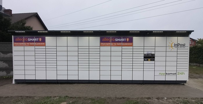 Paczkomat POZ40BAPP Na prywatnej posesji nr 221A