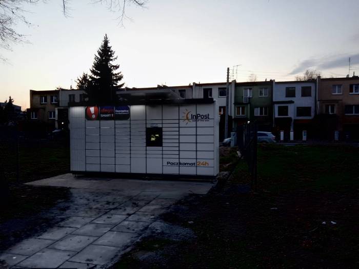 Parcel Locker POZ43M Niezabudowana posesja od strony ul. Skalskiego