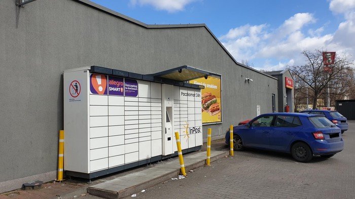Parcel Locker POZ47A Na stacji paliw Circle K
