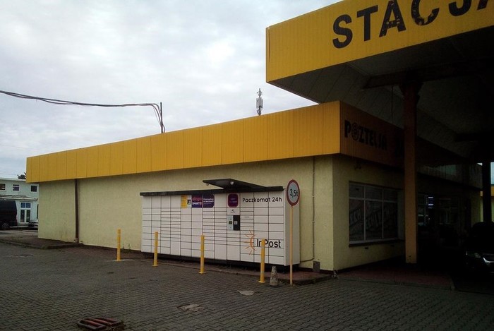 Parcel Locker POZ63N Na stacji paliw Poztel
