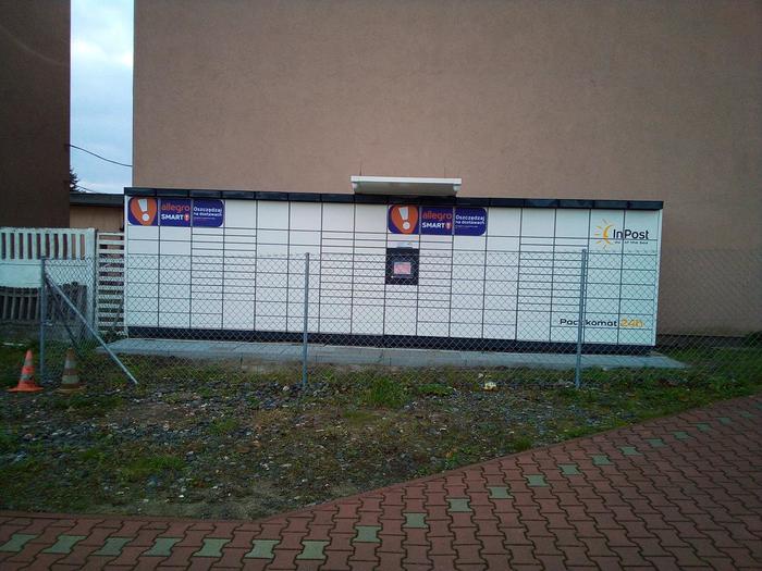 Parcel Locker POZ69M Parking warsztatu samochodowego