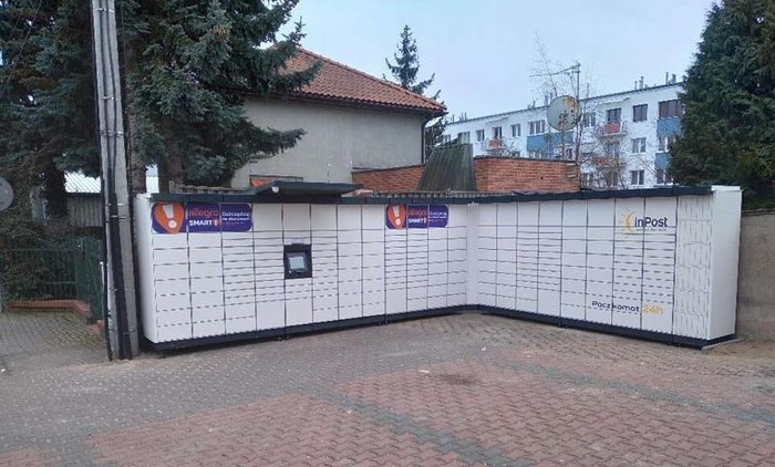 Paczkomat POZ98M Przy biurowcu