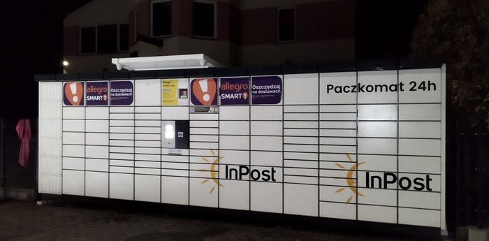Parcel Locker PRN04N przy sklepie meblowym Kalina