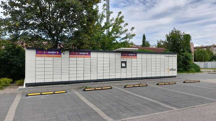 Paczkomat PRU03M Przy sklepie Lidl
