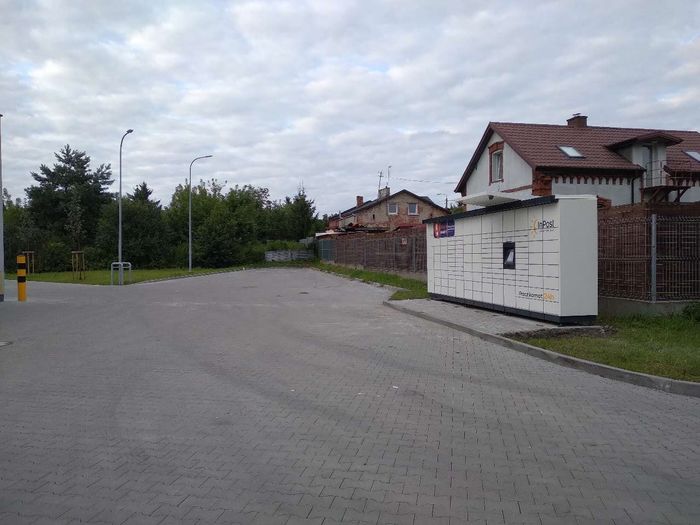 Paczkomat PRU13M Przy sklepie Netto