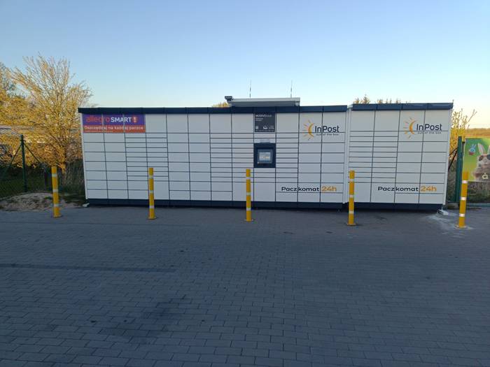 Paczkomat PRX01M Parking za sklepem Delikatesy Centrum