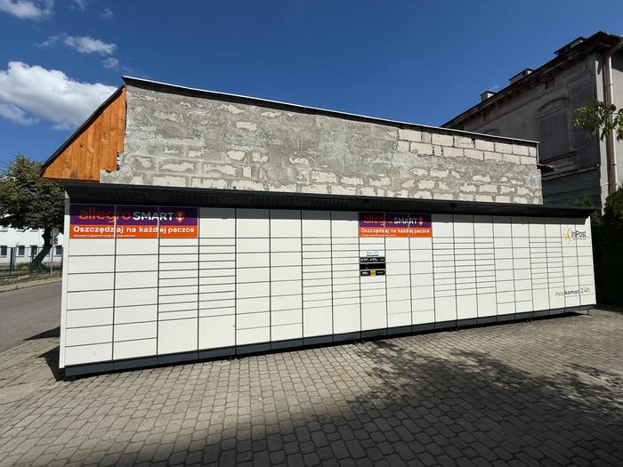 Paczkomat PRZ03BAPP Na przeciwko Bloku Popielów 1