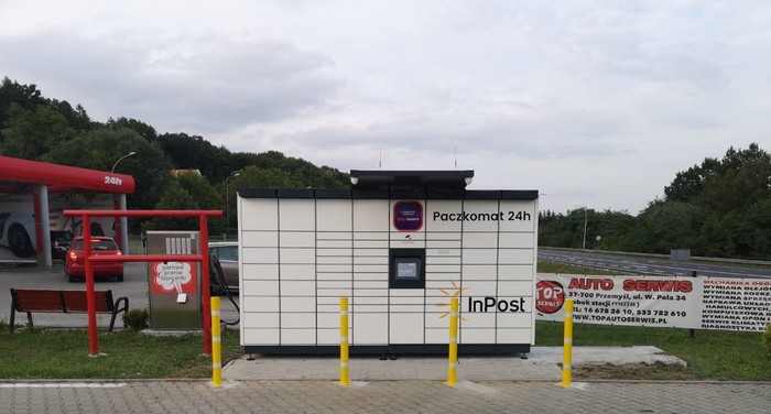 Paczkomat PRZ04M Przy myjni BKF i stacji Kontroli Pojazdu