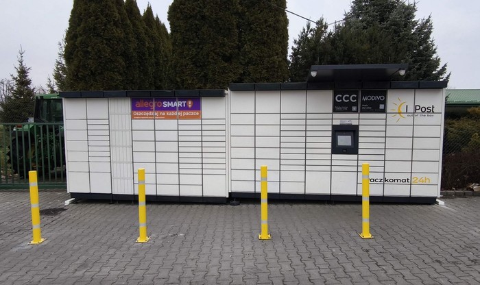 Paczkomat PRZ10M Na Parkingu Rossman