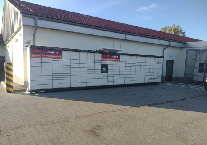 Paczkomat PSI02M Przy sklepie Lidl