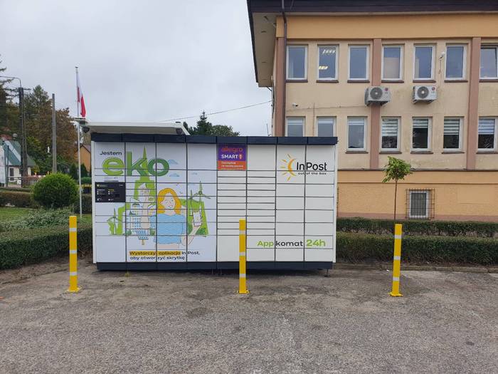Поштомат PSM01APP Na parkingu przy Urzędzie Gminy