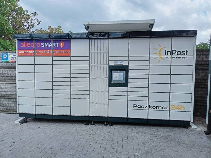 Paczkomat PTK03M Przy sklepie Chata Polska