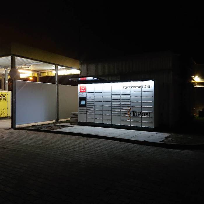 Paczkomat PTR04M Przy stacji Lotos.