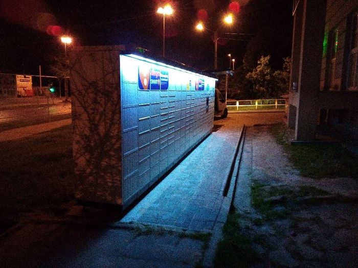 Parcel Locker PTR10M Za budynkiem na ul. Targowej 2