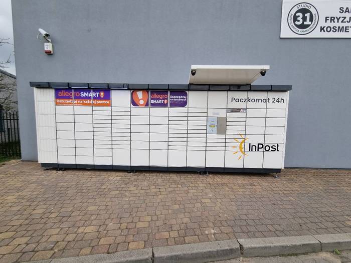 Paczkomat PTR10N Przy sklepie Nowalijki