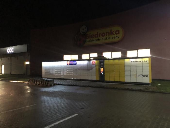 Paczkomat PUC02A Przy Centrum Handlowym Rondo