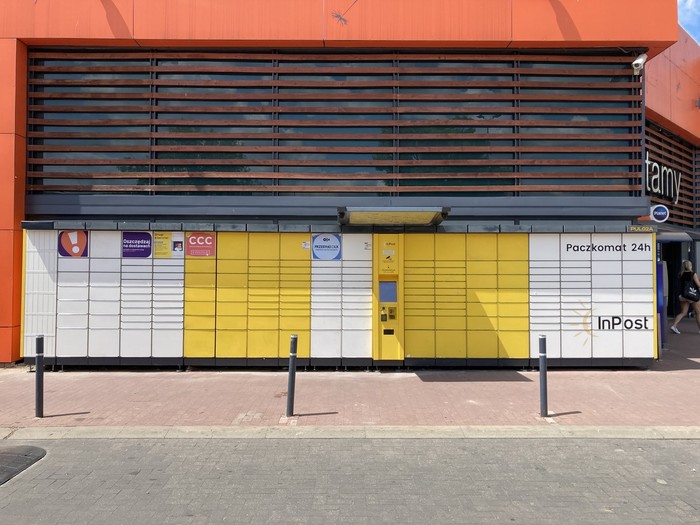 Paczkomat PUL02A Przy markecie Carrefour