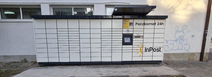 Paczkomat PUL02M Przy sklepie Żabka