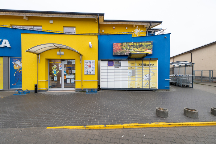 Paczkomat PUT01N Przy markecie Mrówka