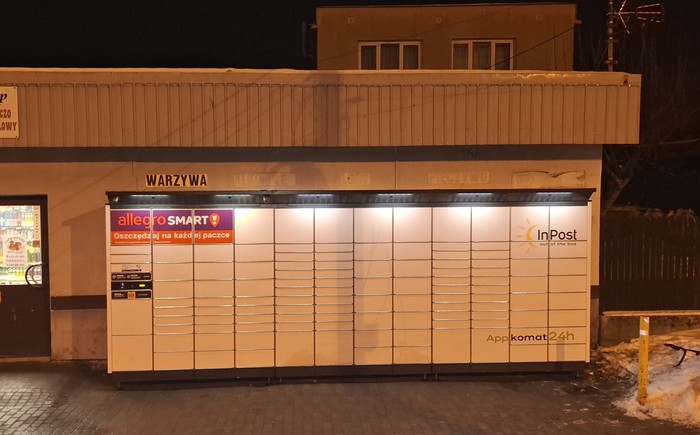 Paczkomat PUT02BAPP Przy sklepie spożywczym
